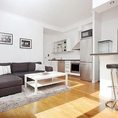 Modern In Centre Apartman